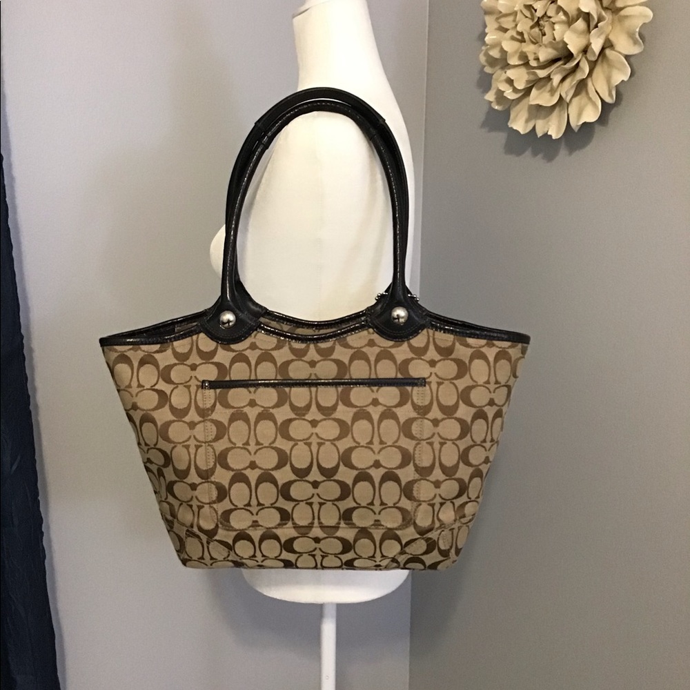 👜 EUC Coach Bleeker Signature Tote Large Bag. 👜 - Picture 2 of 8